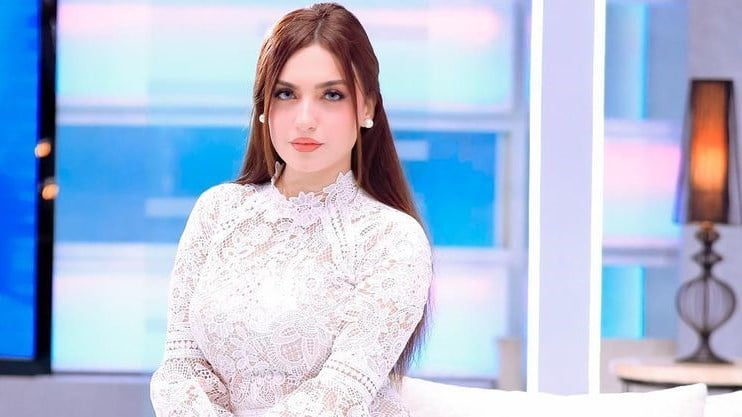 بعد عودة شيرين عبد الوهاب وحسام حبيب.. ياسمين عز “أنا فخورة ومبهورة بيكي”
