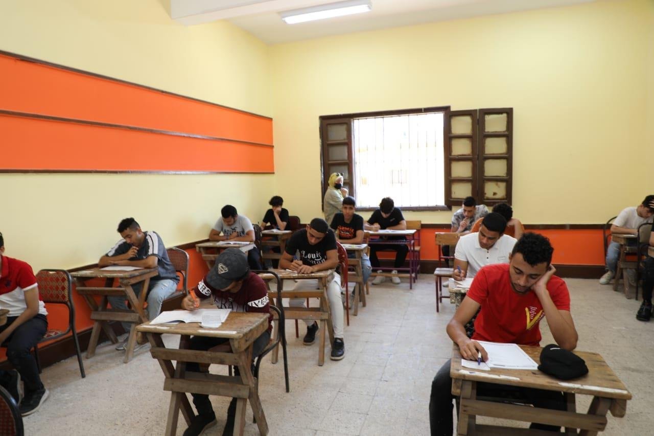 نموذج اجابة امتحان الفيزياء والتاريخ للثانوية العامة 2023 حل تفصيلي