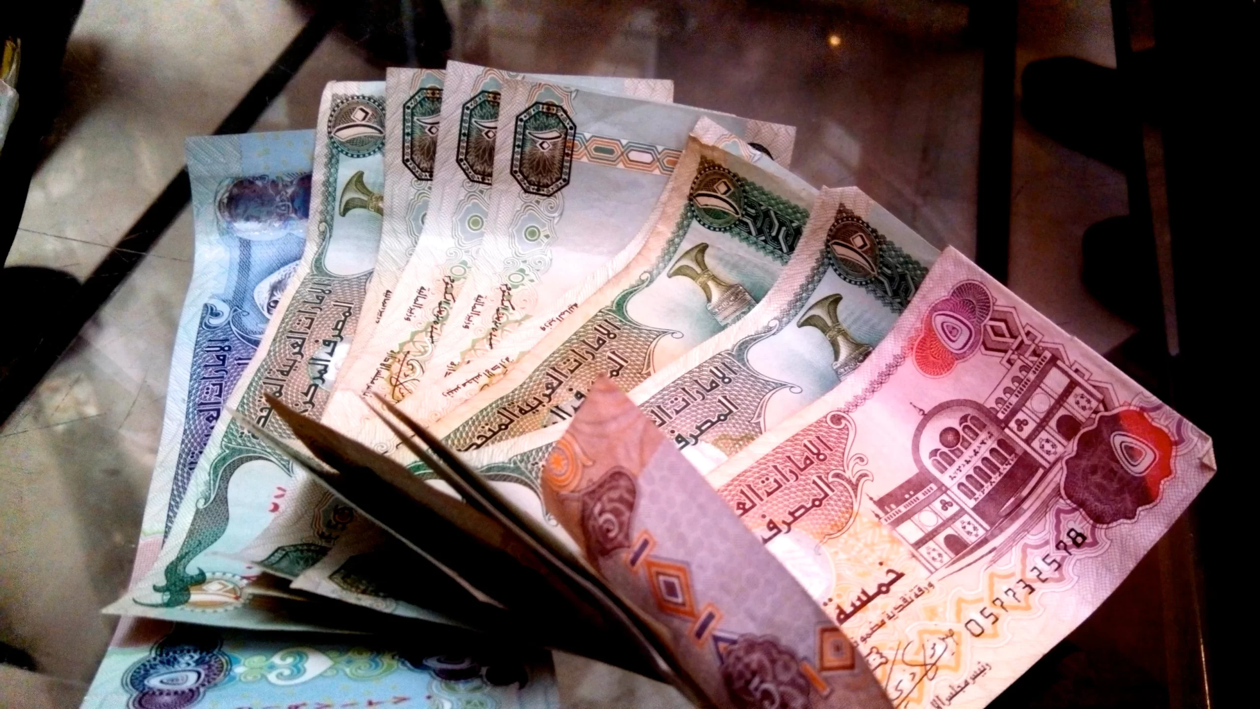“الاماراتي وصل كام؟” أسعار الدرهم الاماراتي اليوم الثلاثاء 20-2-2024 في البنوك المصرية والبنك المركزي