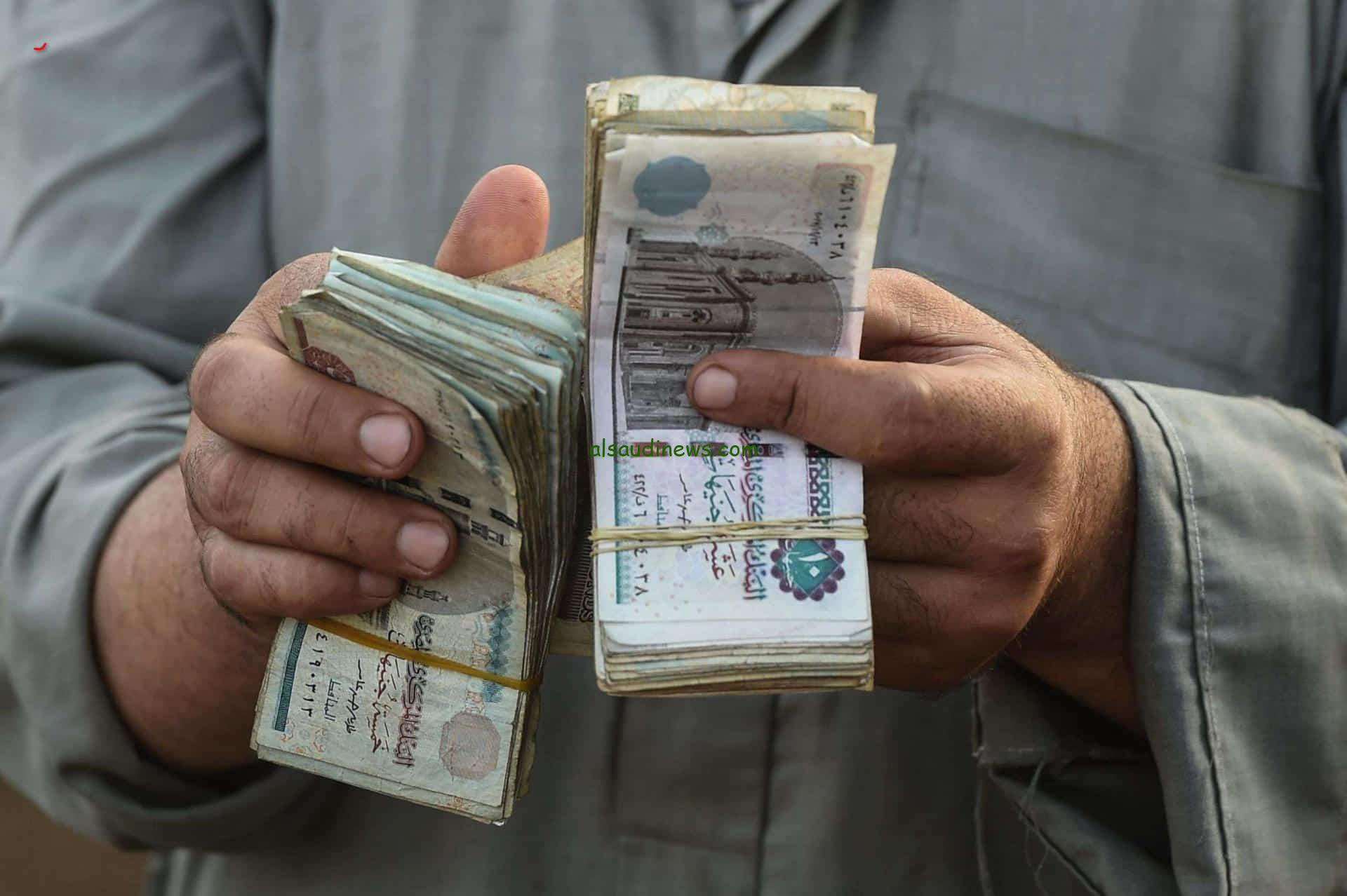 “اعرف هتقبض كام” حقيقة صرف مرتبات شهر مارس قبل رمضان 2024 والزيادة الأخيرة في المعاشات
