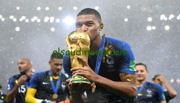 225 مــليون .. النادي الملكي يوقع رسمياً مع كيليان مبابي في صفقة انتقال حر حتي 2028