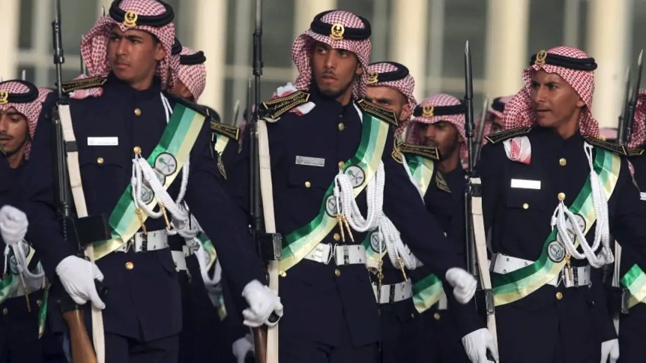 الأن رابط التسجيل في كلية الضباط لخريجي الثانوية العامة 1445 بالسعودية وما هي الشروط المطلوب توافرها
