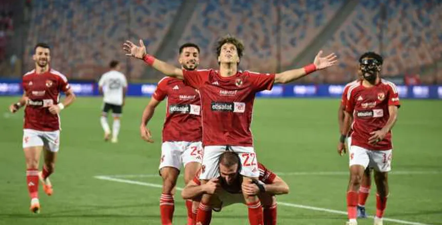 الوصول للصدارة.. القنوات الناقلة لمباراة الأهلي أمام بيراميدز اليوم في الدوري المصري