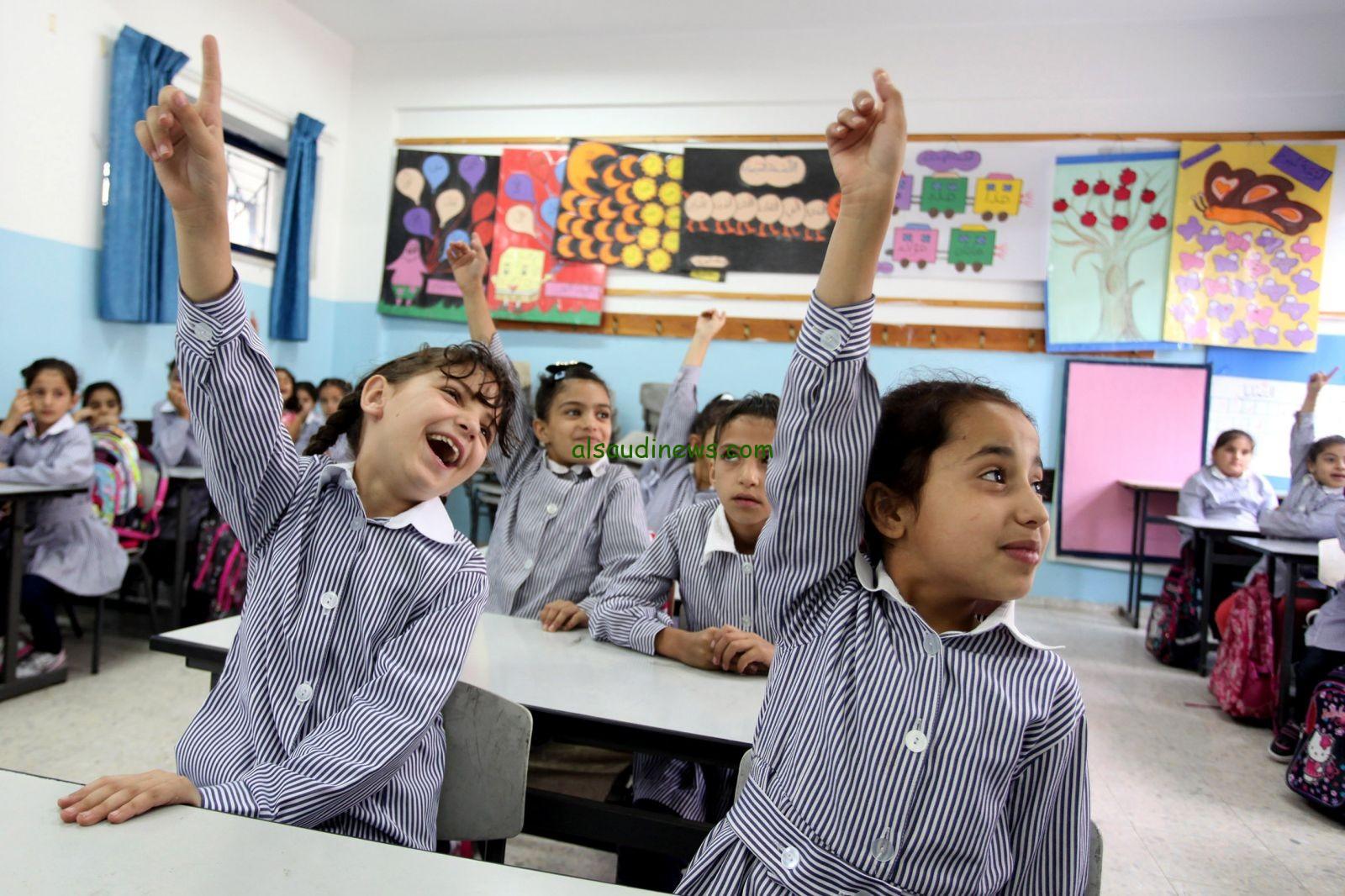 “back to school” موعد الدخول المدرسي 2025 بالمغرب ولائحة العطلات الرسمية