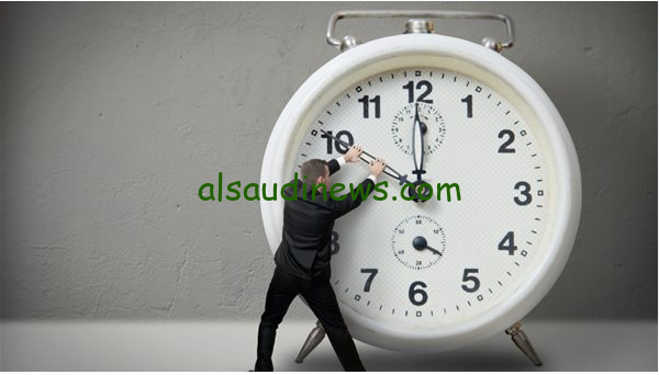 الساعة هتأخر 60 دقيقة.. موعد تغيير الساعة للتوقيت الشتوي 2024