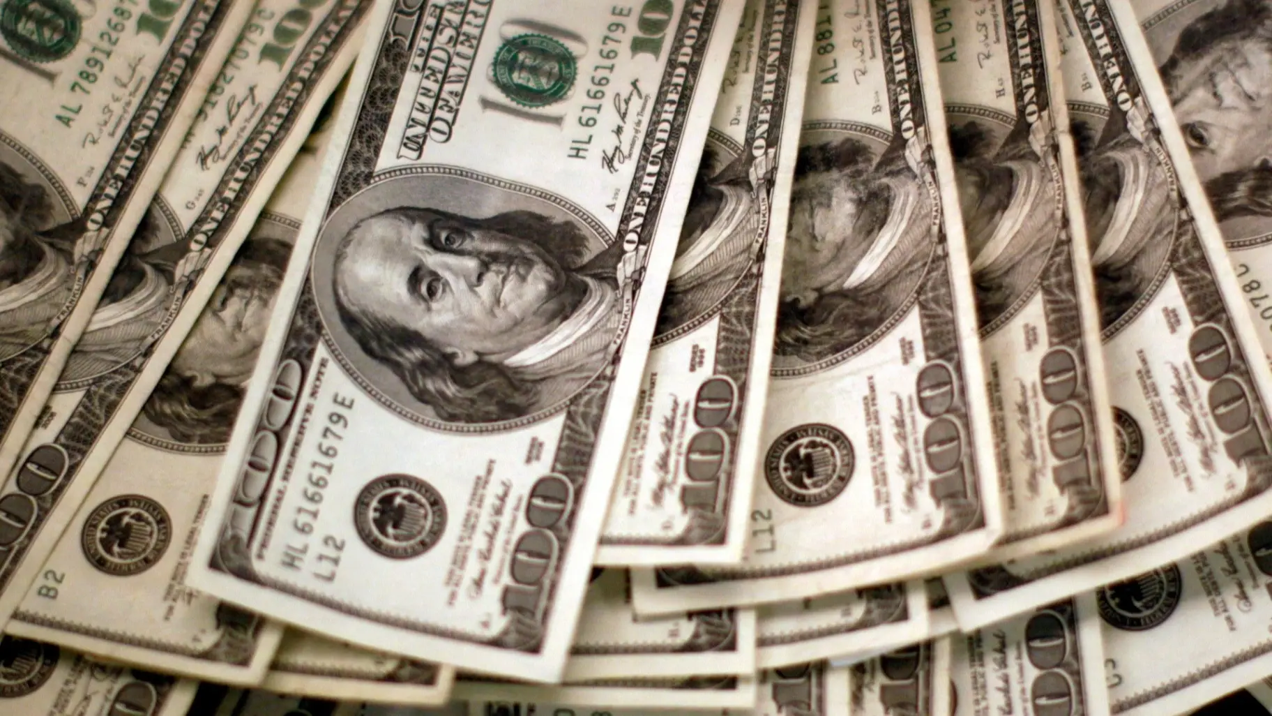 ارتفاع ولا انخفاض.. سعر الدولار اليوم مقابل الجنيه المصري في جميع البنوك