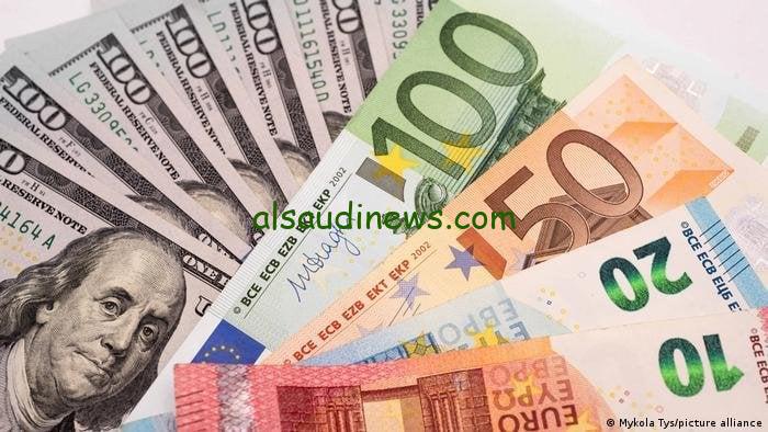 ” الدولار واليورو بكام ” .. أسعار العملات في السوق السوداء اليوم الثلاثاء 3 سبتمبر 2024 العملة بقت في النازل خالص