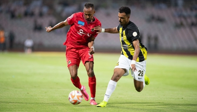 المواجهة النارية… القنوات المفتوحة الناقلة لمباراة الاتحاد والوحدة في الدوري السعودي