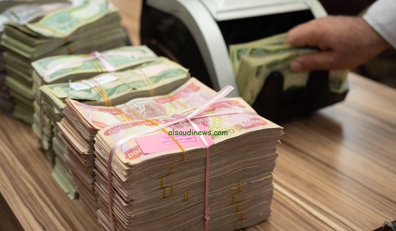 وزارة المالية تعلن… خبر هيفرح كل العراقيين mof.gov.iq .. رابـط الاستعلام عن رواتب المتقاعدين في العراق 2024 والمالية تحسم حقيقة وجود زيادة
