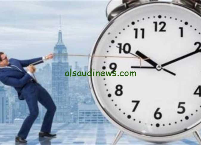 “اضبط ساعتك”…موعد بدء تطبيق التوقيت الشتوي 2024 ومواعيد غلق المحلات