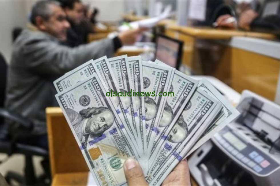 “الورقة الخضراء تنكمش” سعر الدولار مقابل الجنية المصري اليوم الجمعة 11 أكتوبر 2024 في مختلف البنوك المصرفية