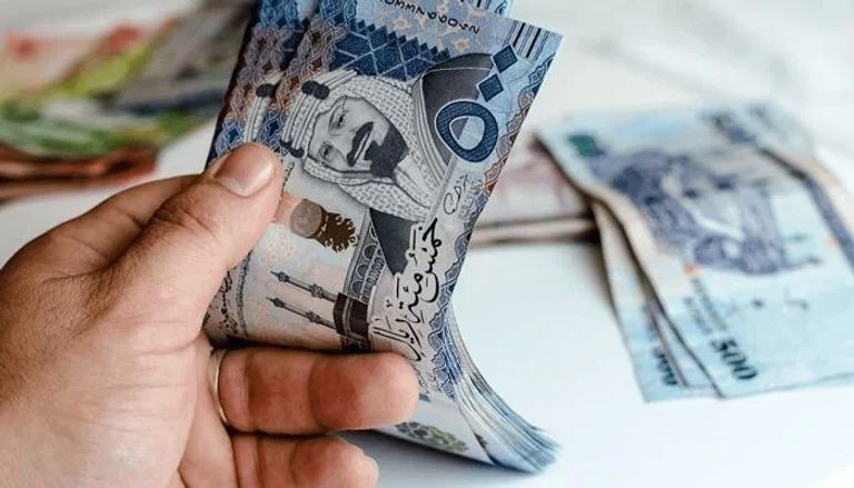 ” 1000 ريال سعودي كم جنيه مصري؟ ” سعر الريال السعودي في السوق السوداء اليوم الاثنين 21 أكتوبر 2024 وجميع البنوك المصرية