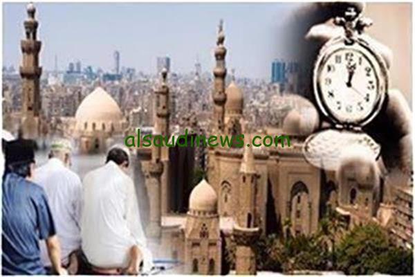“الساعة هتتأخر 60 دقيقة” مواقيت الصلاة الجديدة مع البدء في تطبيق التوقيت الشتوي وموعد تطبيق التوقيت الجديد
