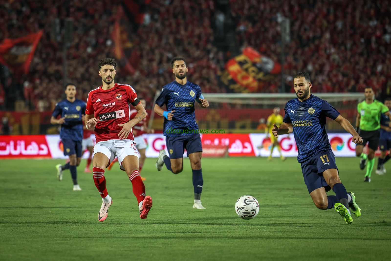 تابع الأهلي بطل الدوري عبر أون تايم.. القنوات المجانية الناقلة لمباراة الأهلي ضد سيراميكا اليوم في الدوري المصري