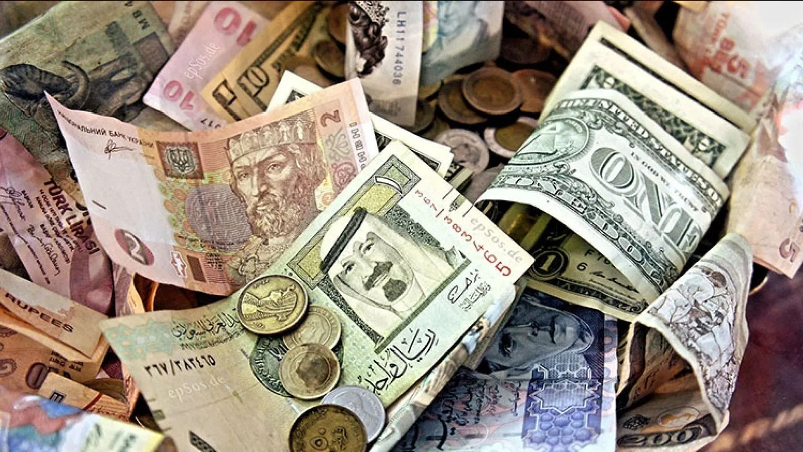 “العملة الصعبة بقت سهله” أسعار العملات في السوق السوداء اليوم السبت 2 نوفمبر 2024 وفق أخر تحديث