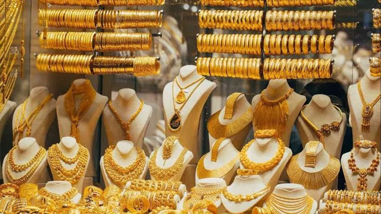 “أميرة الذهب تفجر مفاجأة” سعر جرام الذهب عيار 21 سعر الذهب اليوم الاثنين 11/11/2024 بمحلات الصاغة في مصر