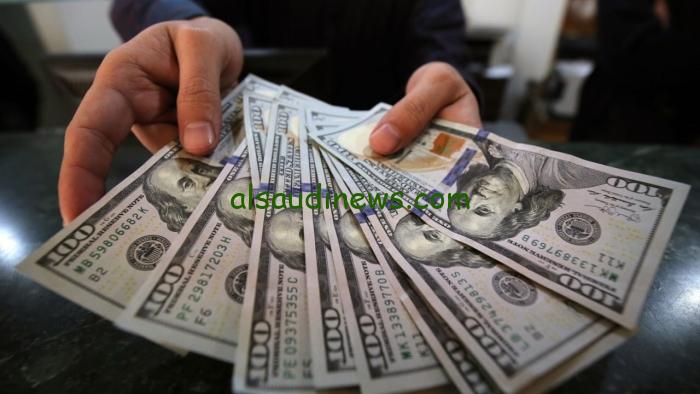 الاخضر بكام الان؟ .. سعر الدولار اليوم في مصر الخميس 5 ديسمبر 2024 مقابل الجنية في السوق السوداء