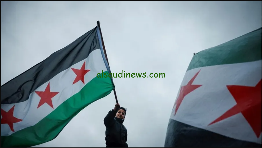 علم سوريا الجديد 2024 | القصة الكاملة للعلم الأخضر بعد رفعه رسميًا من قِبل قوات المعارضة