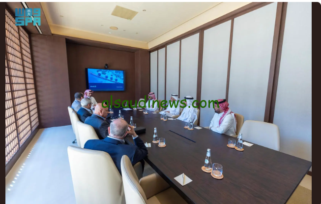 وزير النقل يستكشف فرص التعاون البحري مع نائب رئيس الوزراء المصري للتنمية الصناعية