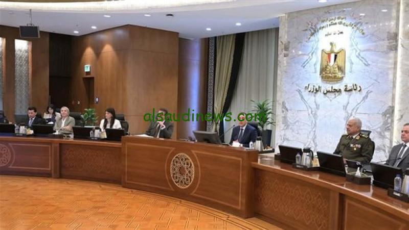الحكومة توافق على زيادة منحة العمالة غير المنتظمة إلى 1500 جنيه بـ 6 منح سنوية زيادة دعم العمالة غير المنتظمة في مصر: 1500 جنيه لكل مستفيد سنويًا