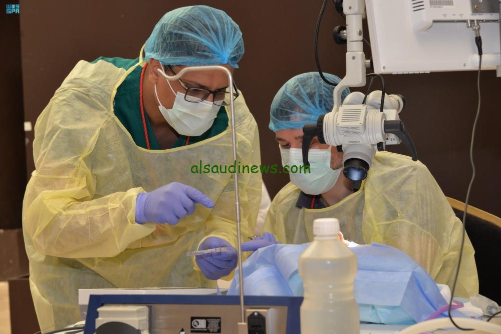 تدريب الأطباء الدوليين على الزراعات السمعية بواسطة استشاريين سعوديين