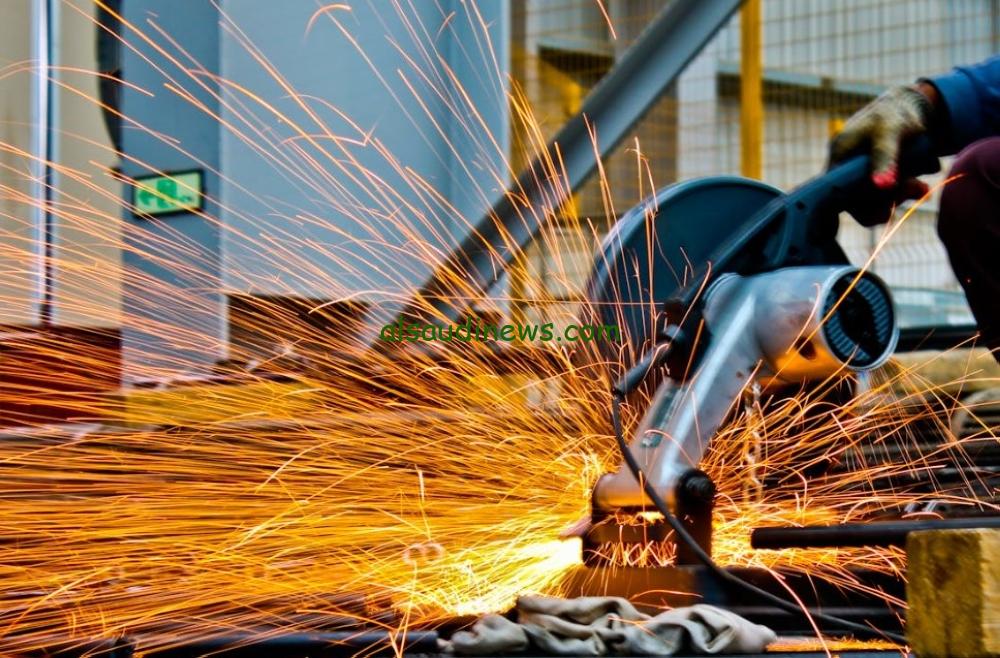 اشتراطات صارمة لترخيص المصانع: السلامة المهنية ومكافحة الحرائق كعوامل رئيسية