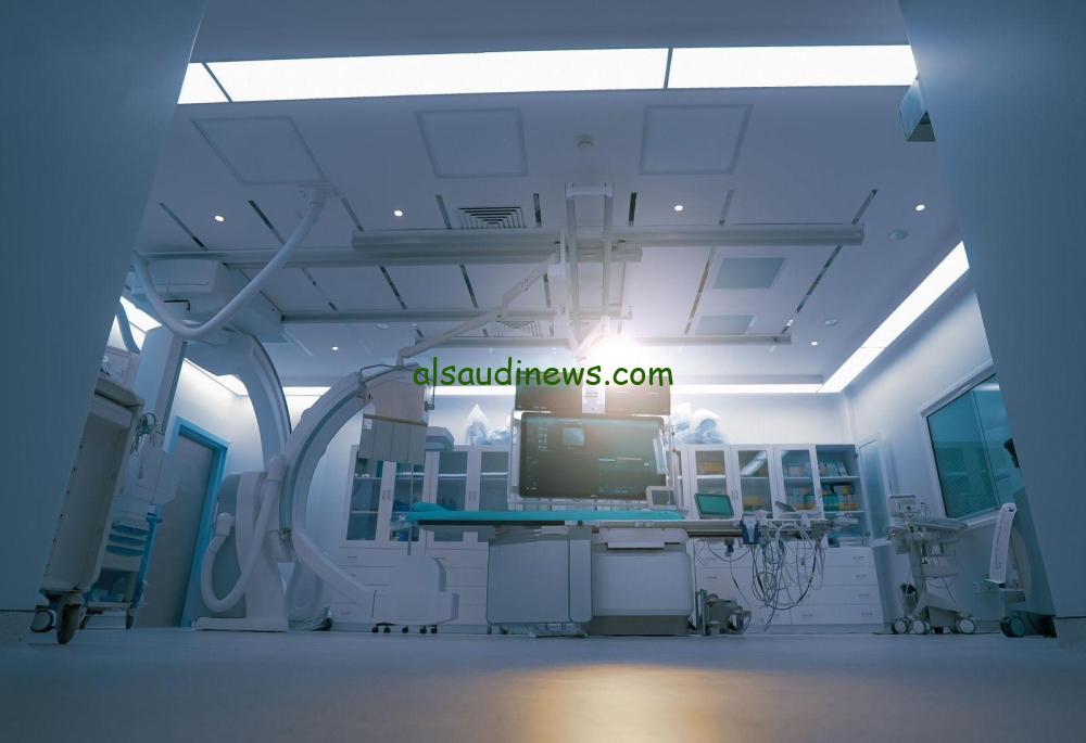 استخدام المنظار الوظيفي لعلاج التهاب نادر ينقذ بصر مواطنة في مكة