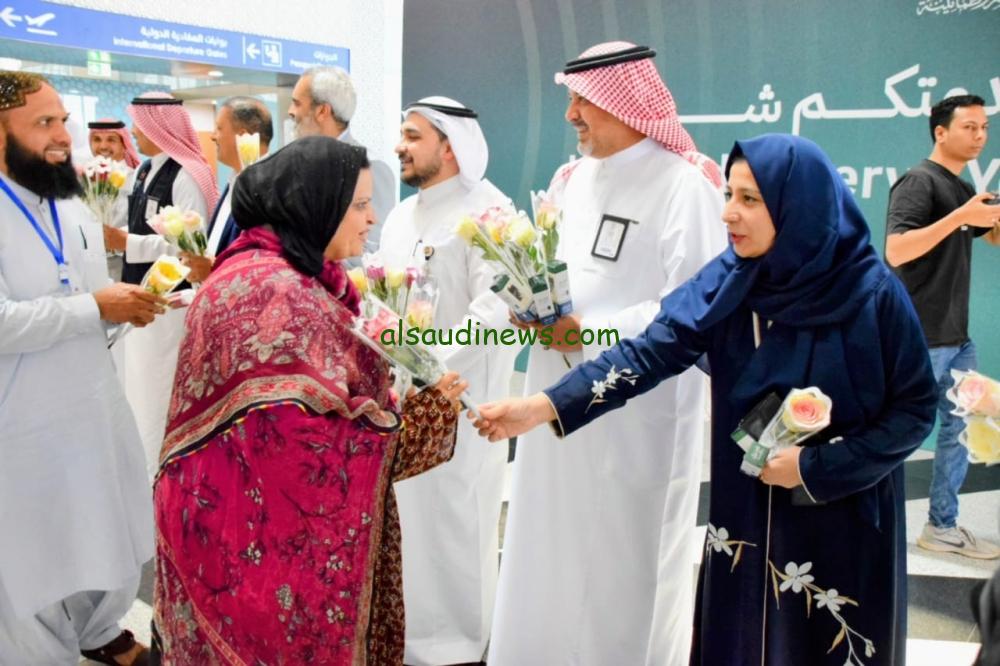 وصول الحجاج الباكستانيين الأوائل إلى المدينة المنورة لعام 1446