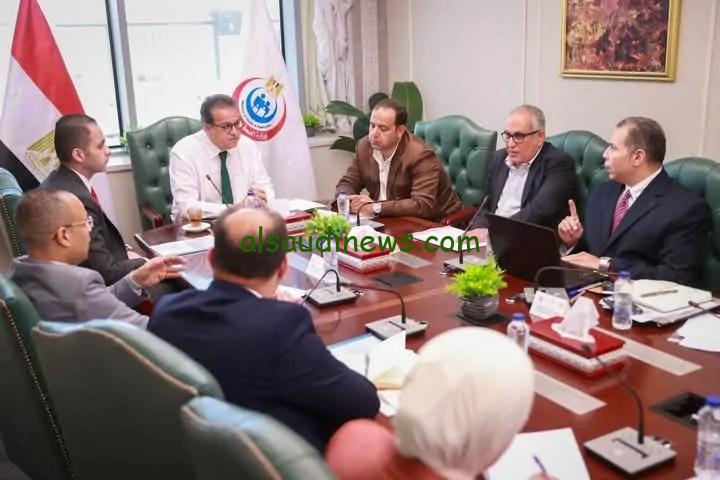 وزير الصحة يجتمع لمناقشة تطوير حوكمة نظام العلاج على نفقة الدولة