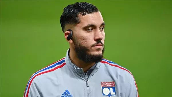 ريان شرقي يرفض تمثيل الجزائر وينضم إلى منتخب فرنسا: الأسباب والتفاصيل