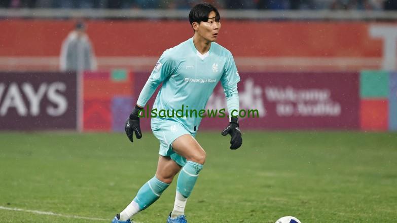 حارس كوري يواجه الهلال السعودي: “لا أخشاهم ولا أعرفهم!”