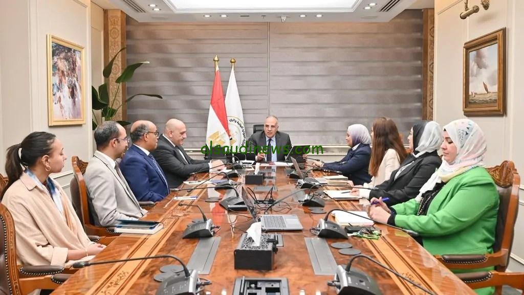 وزير الموارد المائية يناقش إعداد أفلام وثائقية لتوثيق تاريخ الري في مصر