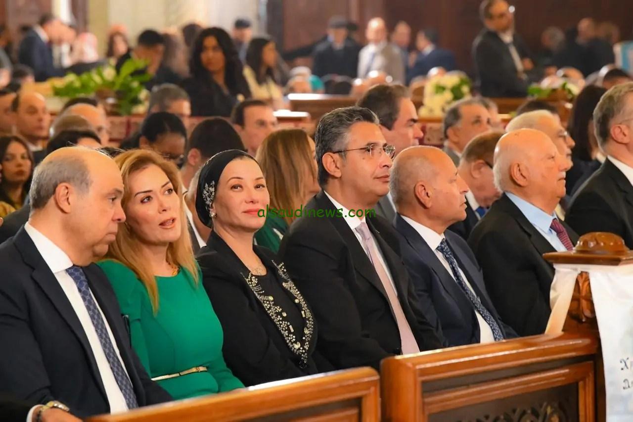 وزيرة البيئة تشارك أقباط مصر احتفالات عيد القيامة المجيد في الكاتدرائية بالعباسية