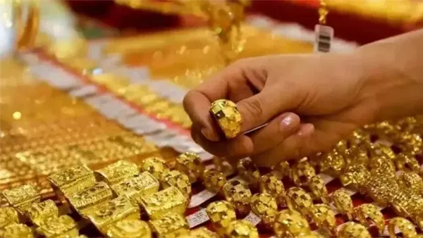 أسعار الذهب اليوم الجمعة 18 أبريل 2025: ارتفاع عيار 21 في بداية التعاملات