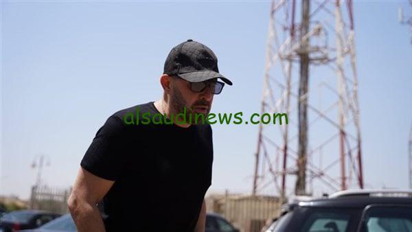 أحمد السقا يودع سليمان عيد في جنازته