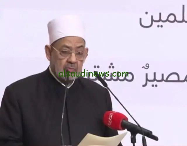 الإمام الطيب يهنئ البابا تواضروس والمسيحيين بعيد القيامة خلال اتصال هاتفي