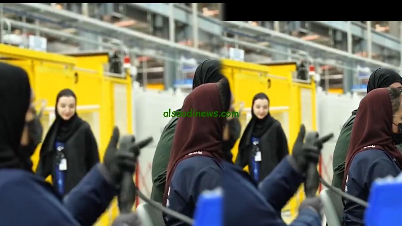 سعوديات يبدعن في إدارة مصنع اللوحات الحلقية ويصدرن منتجاتهن إلى أوروبا