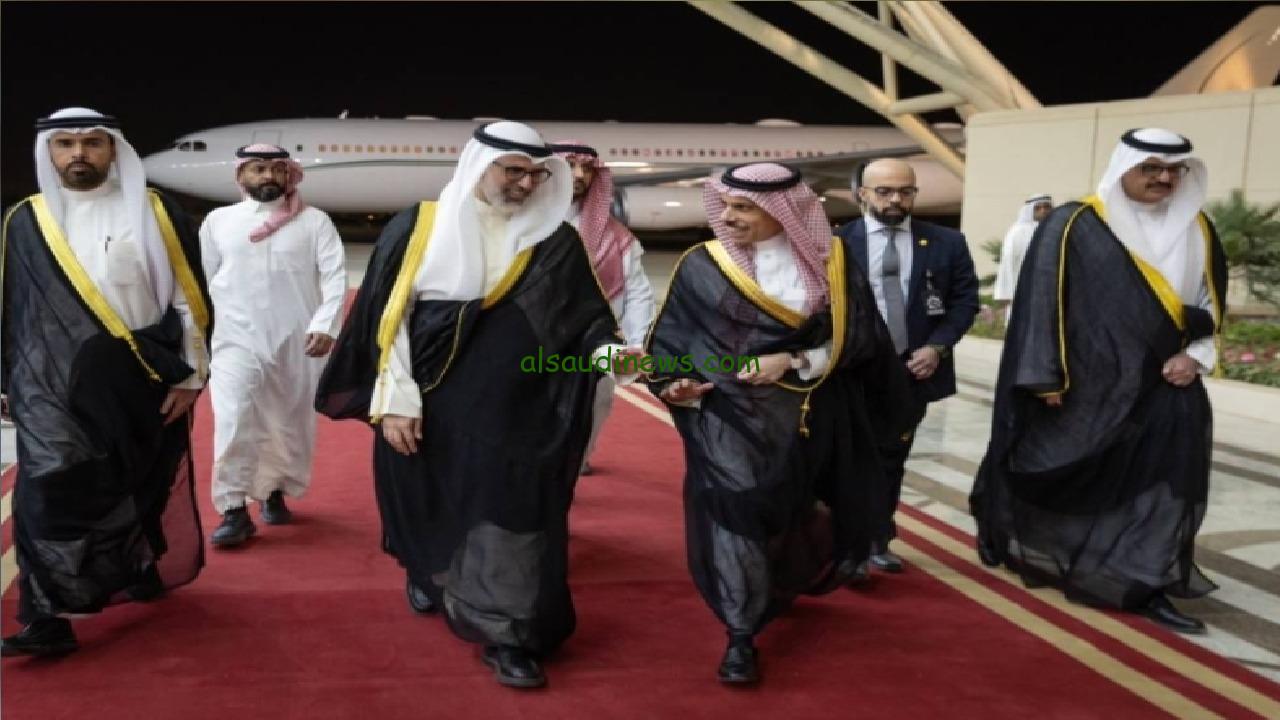 وزير الخارجية يصل الكويت للمشاركة في الحوار الاستراتيجي بين الخليج وآسيا الوسطى
