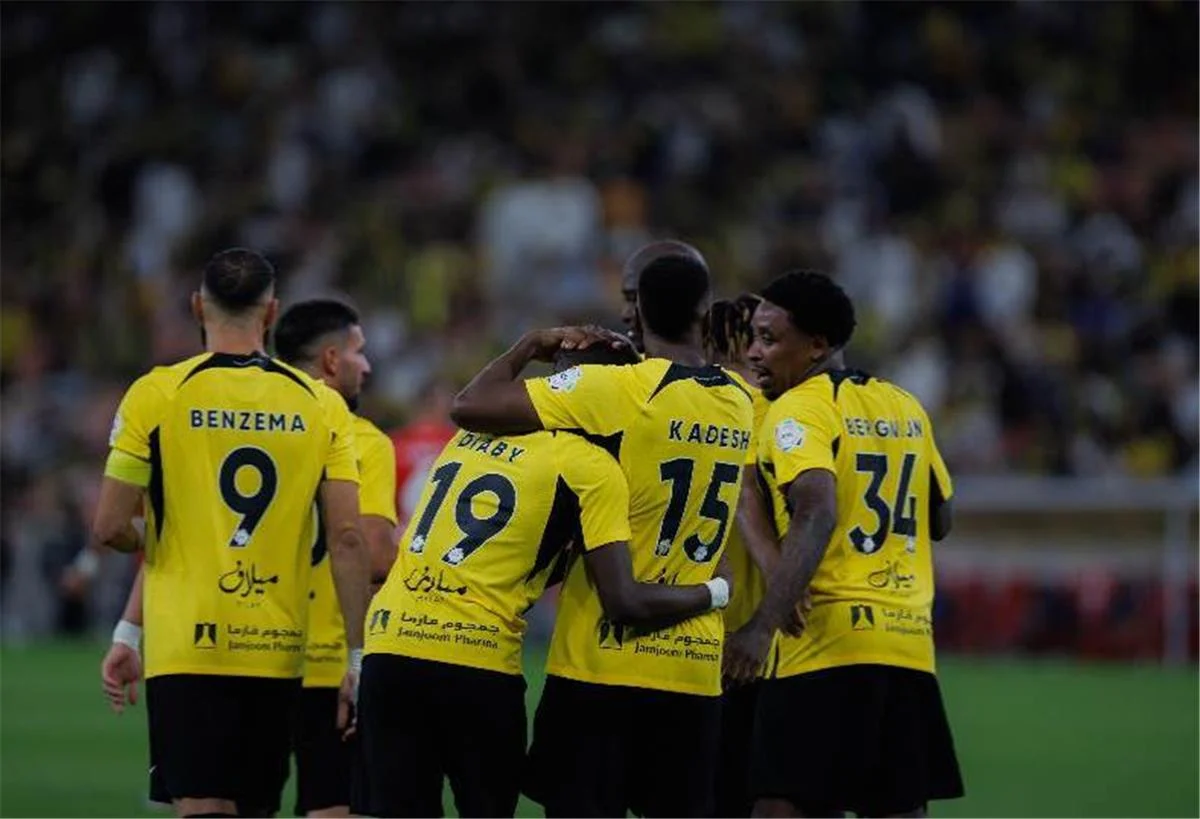 تابعوا الإثارة والتشويق في مباراة الاتحاد والفتح بالدوري السعودي