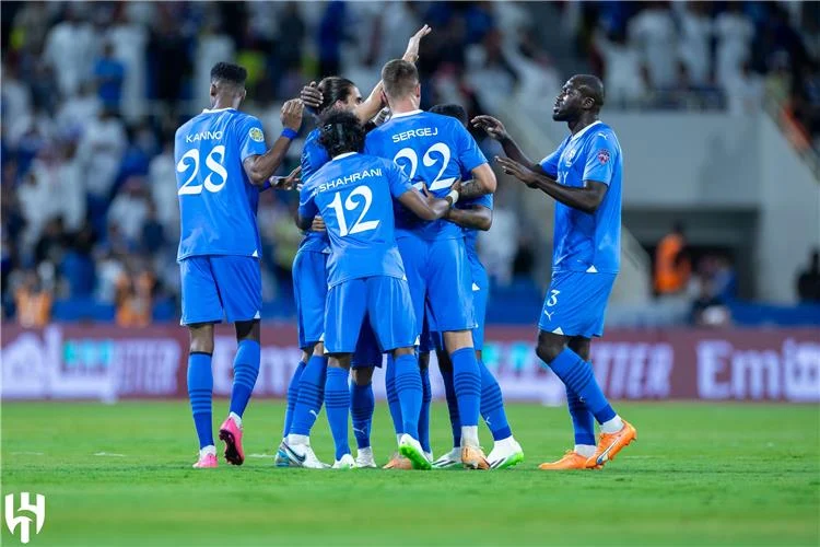 الهلال يتفوق بثلاثة أهداف على الخليج في المباراة السعودية المثيرة