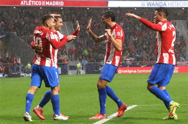 أتلتيكو مدريد ينجح في تجديد عقد نجمه الأول جريزمان