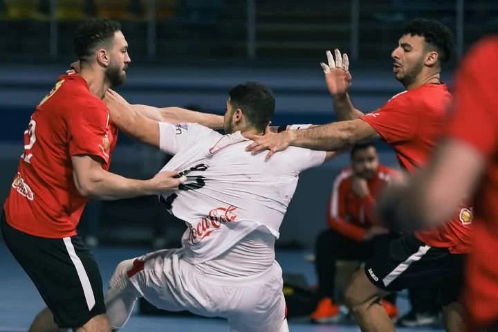 الأهلي يحقق انتصارًا كبيرًا على الزمالك ويتوج بكأس مصر لكرة اليد