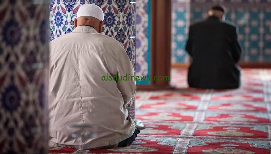 حكم إقامة صلاة الجمعة في الزوايا القريبة: إجابة دار الإفتاء