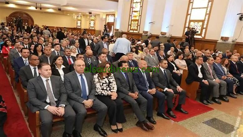 محافظ القاهرة يشارك في احتفال الطائفة الإنجيلية بعيد القيامة بمصر الجديدة