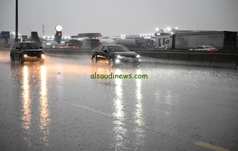 جازان تتعرض لأمطار غزيرة وعواصف رعدية في الحرث والعارضة