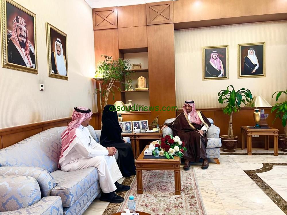 محافظ القطيف يلتقي مدير مكتب الضمان الاجتماعي الجديد بشرى السويكت